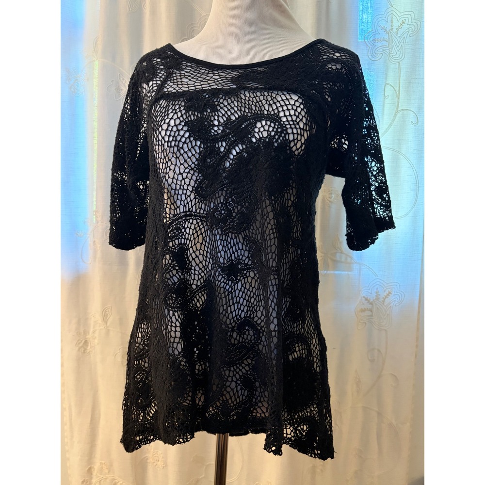 Crystal K Vintage Y2K Black Crochet Lace Open Knit Cutout Back Tunic Top